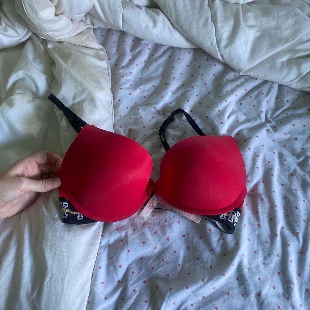 ❗CLOSET CLOSING ❗NWOT - Victoria Secret pink everyday push up bra